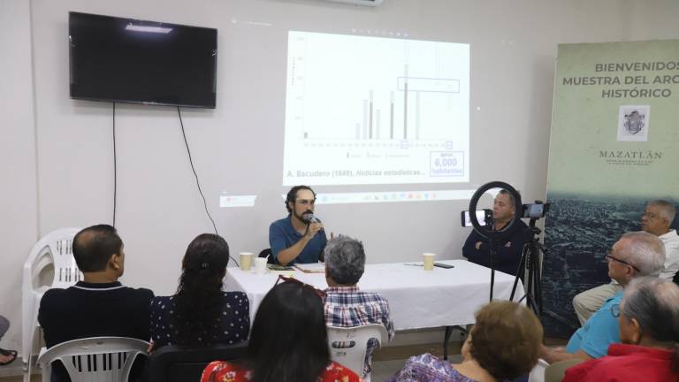 En su charla titulada “Mazatlán en tiempos del cólera”, Pedro Favela ofreció una visión detallada de los efectos de la pandemia en la población del puerto.