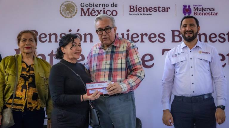 Entregan en Sinaloa tarjetas del programa Programa Pensión para Mujeres Bienestar