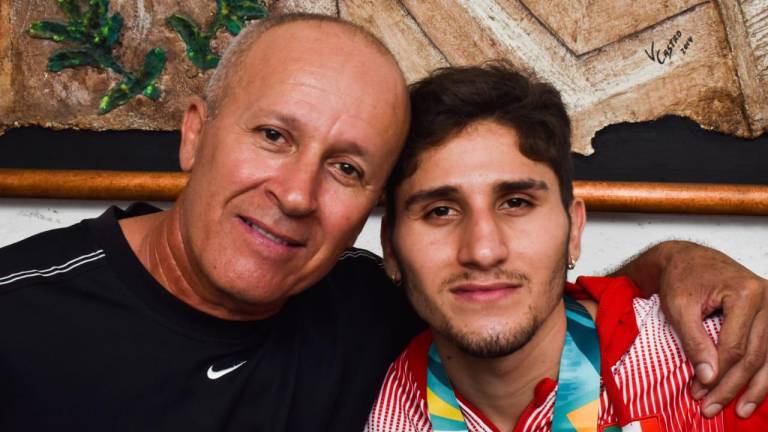 Manuel “Sammy” Verde Ríos estará unido a la distancia con su hijo Marco en este Día del Padre.