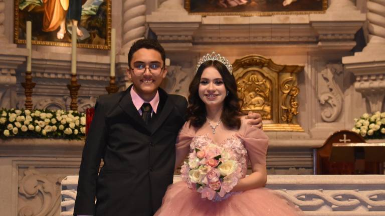 Es Estefany Sánchez una bella quinceañera