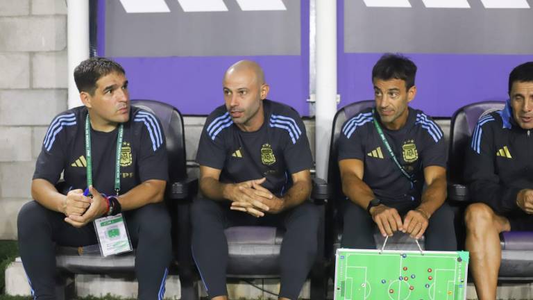 Javier Mascherano dirigiría a su primer club.