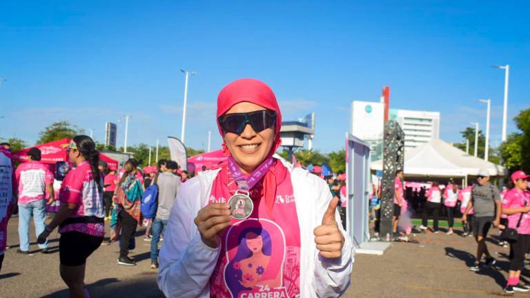 Mar Emilia completó una de las rutas de la Carrera Rosa contra el cáncer de mama, enfermedad que confronta desde el 20 de junio pasado.