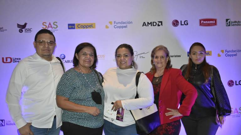 Elizandro López, Carmen Fonseca, Beatriz López, Luisa Ayala e Itzel García.