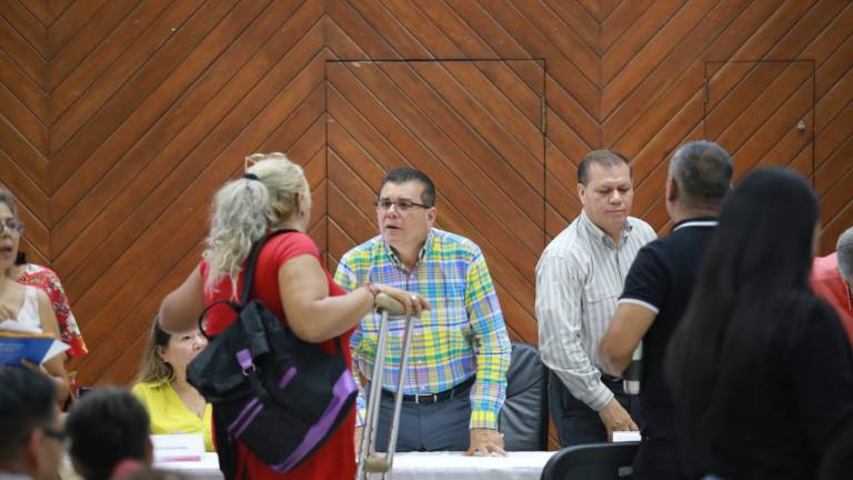 La audiencia pública ‘Escuchando a la gente’ se realizó en la Sala de Cabildo.