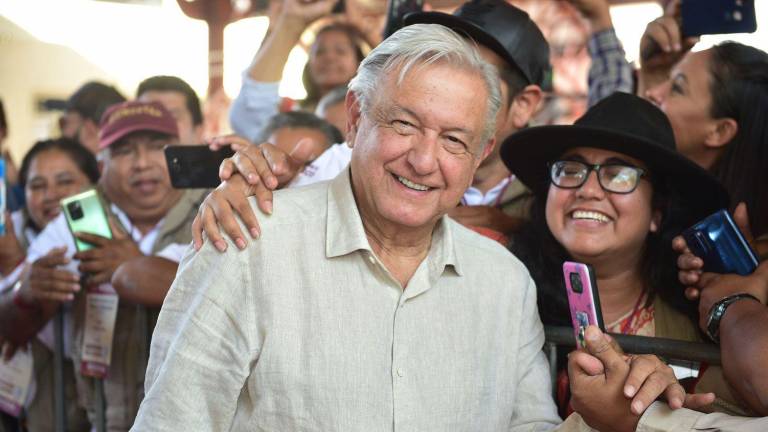 A lo largo de la pandemia, el Presidente Andrés Manuel López Obrador se ha contagiado en tres ocasiones de Covid-19.