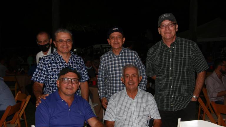 Golfistas viven amistosa competencia en el Country Club de Culiacán