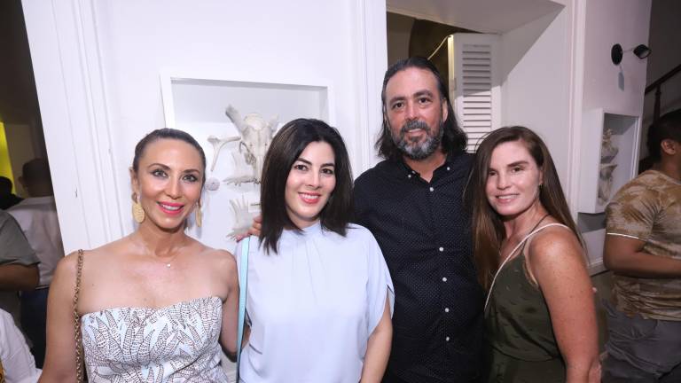 Ana Hidalgo, Alma Loaiza, Javier Hidalgo y Karina Coppel.