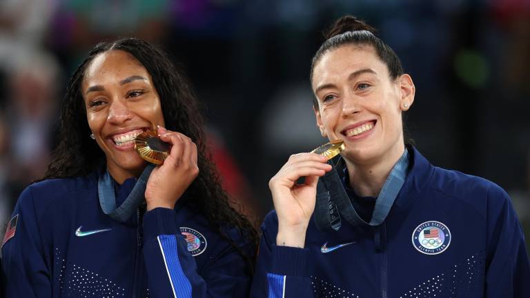 Oro de baloncesto femenil da a EU cima del medallero en París 2024