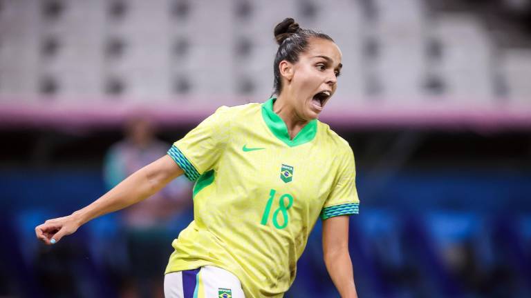 Gabi Portilho celebra uno de los goles de Brasil, que superó a España y ahora buscará el metal dorado en París 2024.