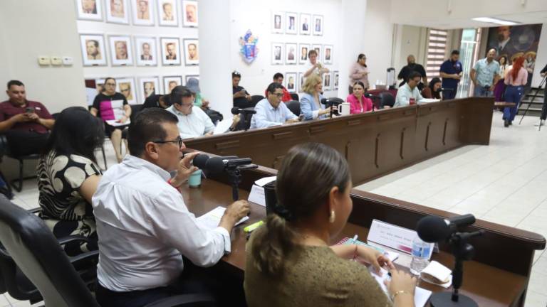 Cabildo de Mazatlán aprueba reformas en Reglamento de Construcción y convenio de servicios médicos