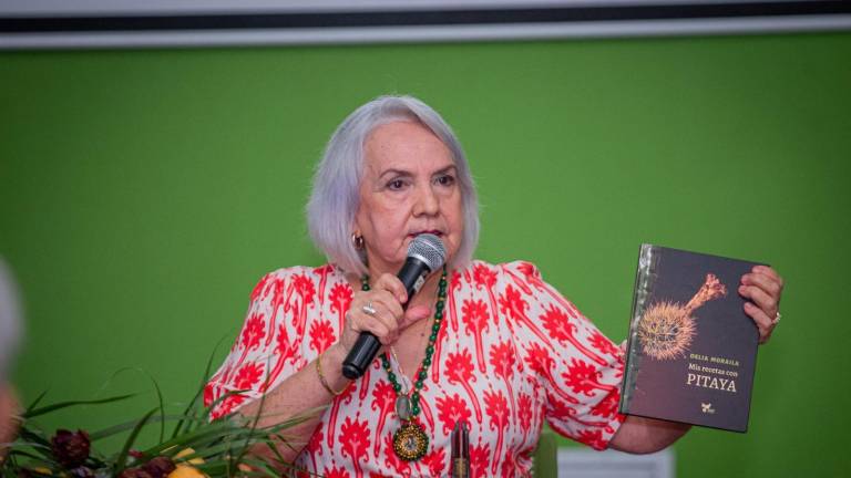 La maestra Delia Moraila habla de su libro Mis recetas con Pitaya.
