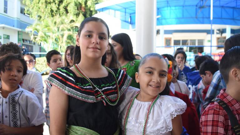 Celebran alumnos del Senda la Revolución Mexicana