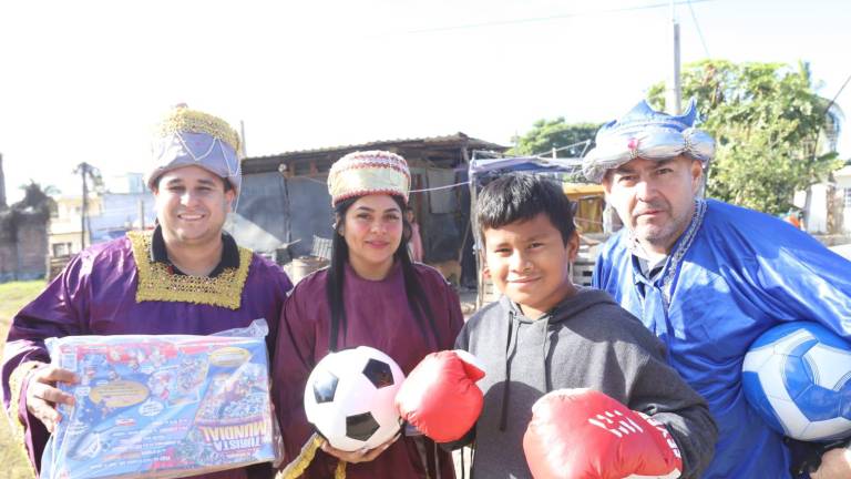 David se puso los guantes y realizó una pequeña muestra de sus habilidades.