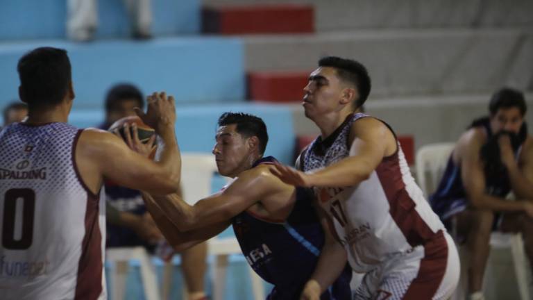 Marinos Basketball deja ir una ventaja de 18 puntos.