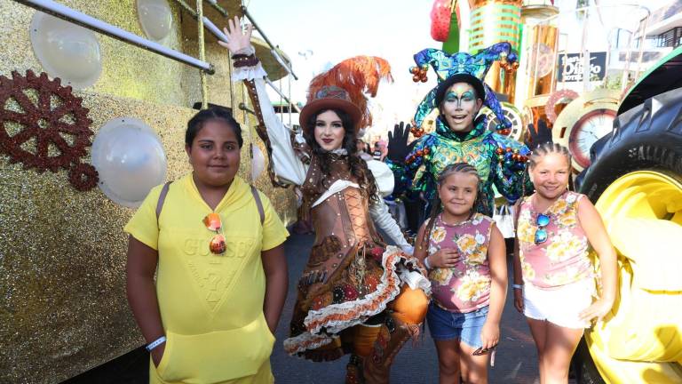 Despiden a Lanao en el segundo desfile de Carnaval