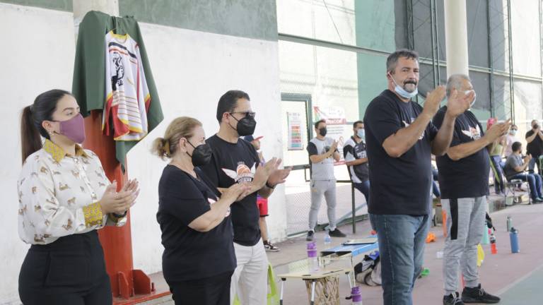 Familiares y directivos del deporte acudieron al homenaje.