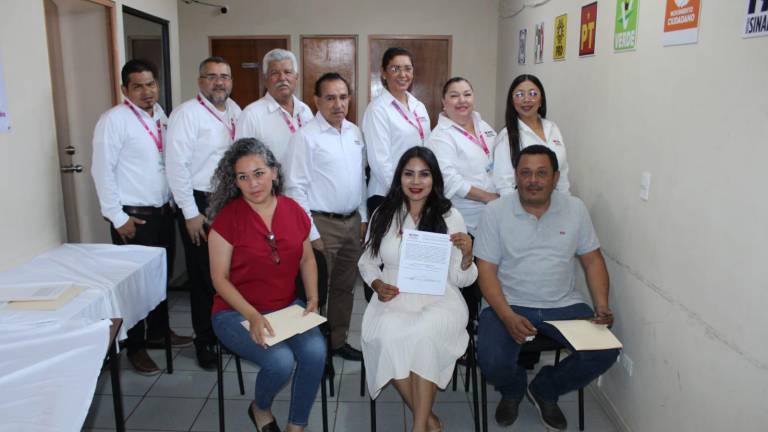 Entregan constancia a regidores por representación proporcional, en Rosario