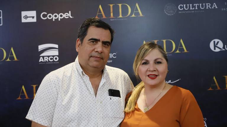 Viven sinaloenses una historia de amor con ‘Aída’