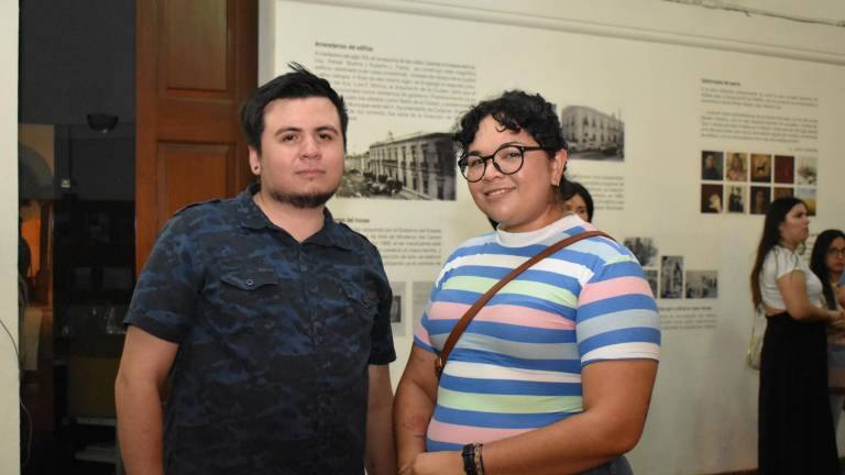 Admiran sinaloenses la exposición ‘Algo a donde sea’ del artista Alejandro Mojica