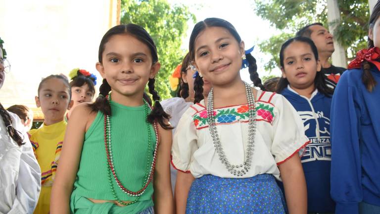 Celebran alumnos del Senda la Revolución Mexicana