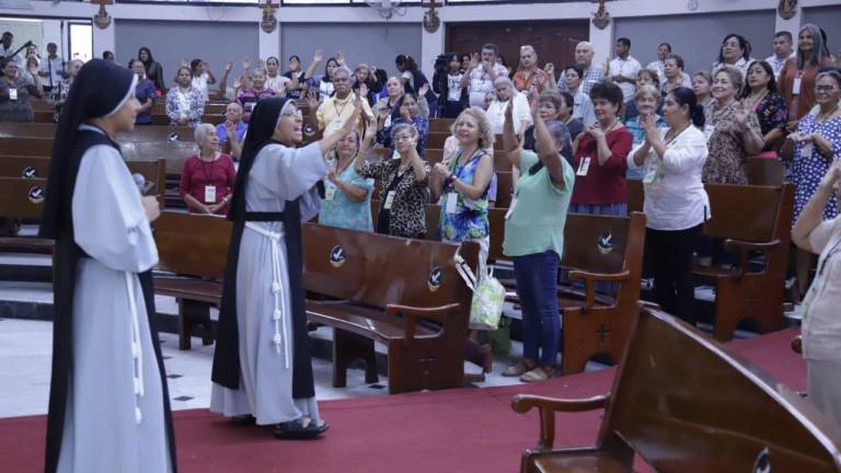 Entre alabanzas y oraciones, da inicio la edición 28 del Congreso Diocesano de RCCES