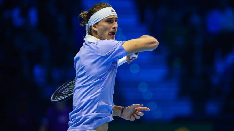 Alexander Zverev avanza a semifinales y Carlos Alcaraz tendrá que esperar para saber si clasifica en las Finales ATP