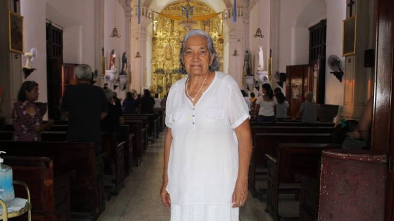 Atestigua Julianita la fiesta de Nuestra Señora del Rosario desde hace más de medio siglo