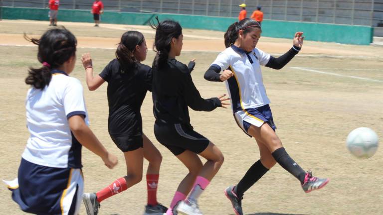 Secundaria 8 se impuso 10 goles por 0 ante Solidaridad.