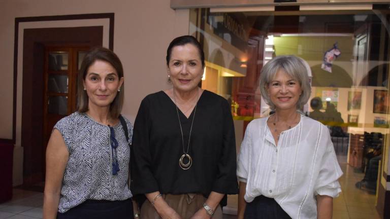 Acompañan a Cecilia Pablos en la presentación de su libro ‘Galbare’