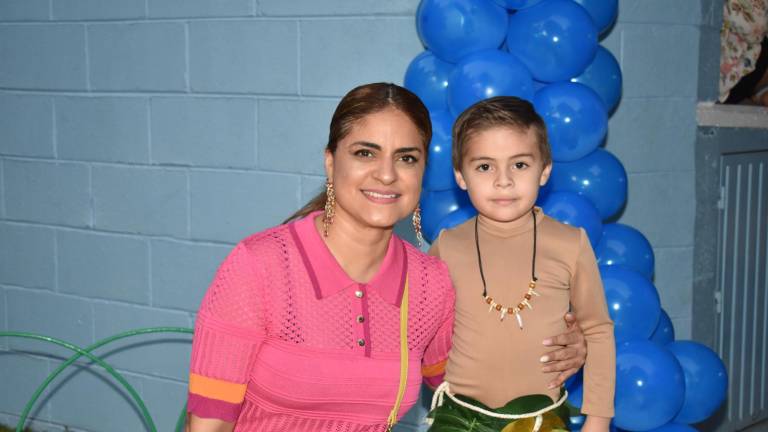 Con música y baile, alumnos del Instituto Senda reciben a la Primavera