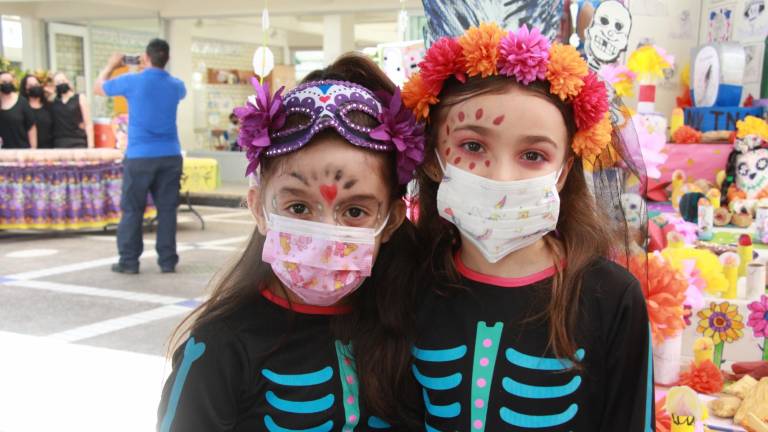 Celebran el Día de Muertos en la Activa Integral