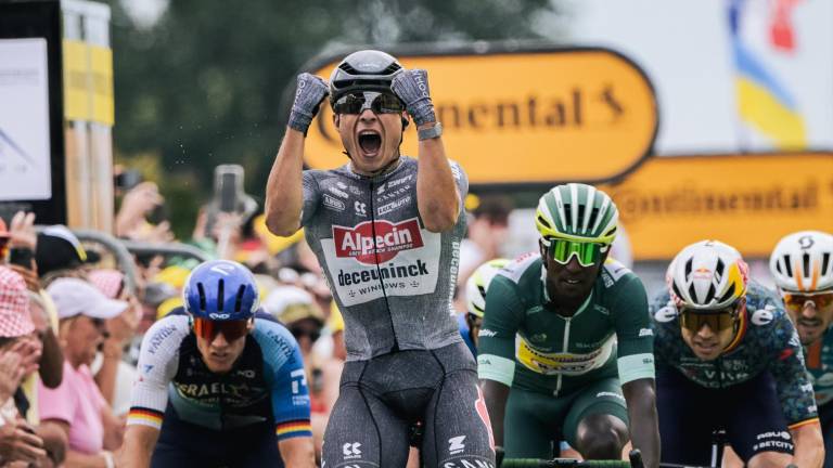 Jasper Philipsen se adjudicó la etapa 10 del Tour de Francia.