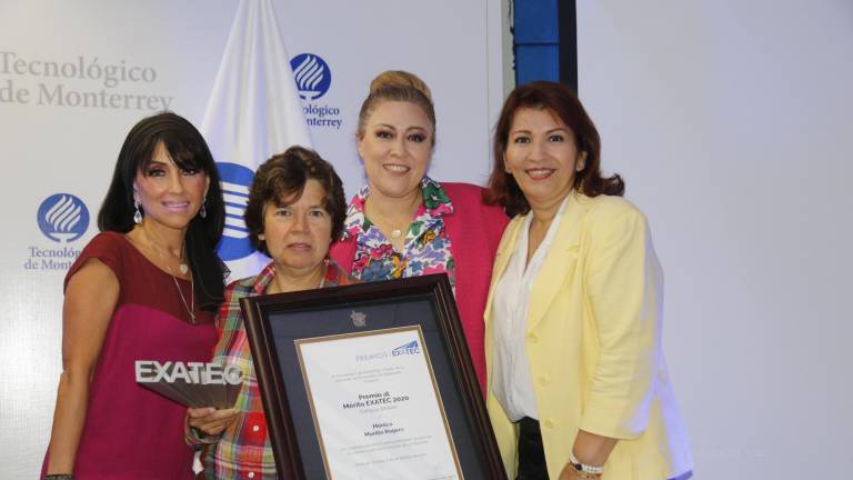 Mónica Murillo Rogers recibe el Premio Exatec 2020, la máxima distinción a egresados