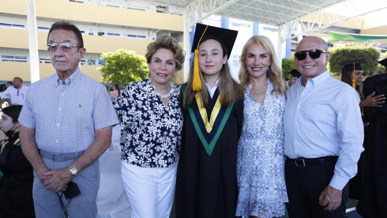 La dicen adiós al Bachillerato Anáhuac