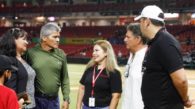 Rinde Venados homenaje a la trayectoria del fotoperiodista Andrés García