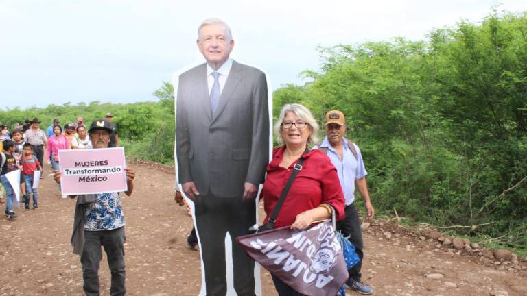 Dora Lizárraga dice que admira mucho a AMLO.