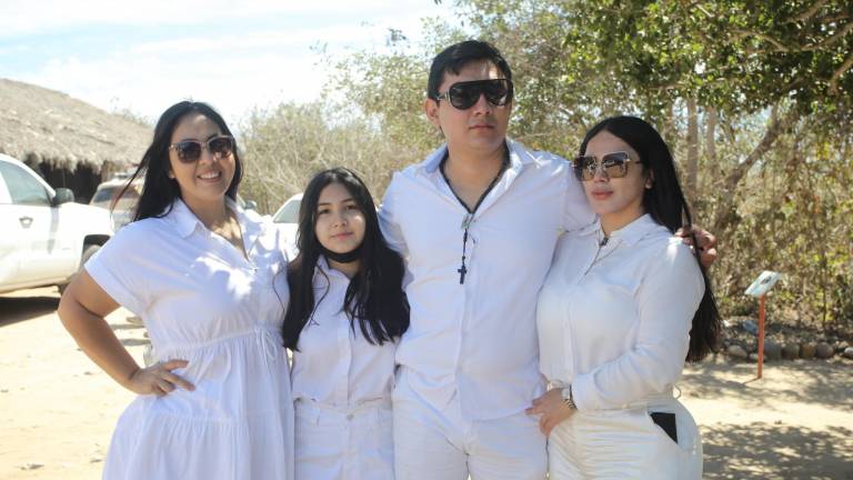 Yuri Medina, Valeria García, Daniel Verdugo y Lissi Ceniceros.