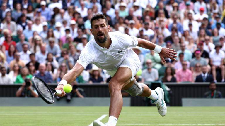 Novak Djokovic se impone en cuatro sets a Jacob Fearnley.