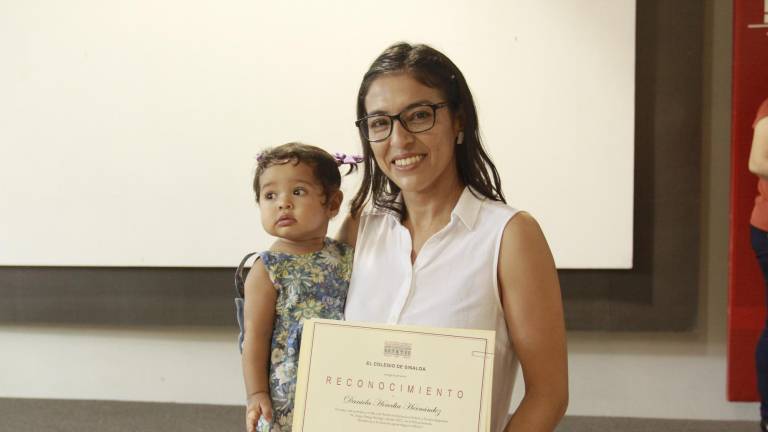 Entrega el Colegio de Sinaloa becas de disertación doctoral