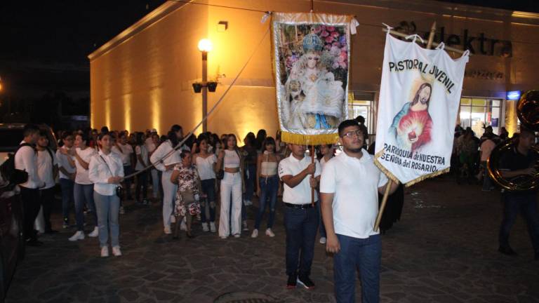 Jóvenes piden en peregrinación que vuelva la paz en Sinaloa