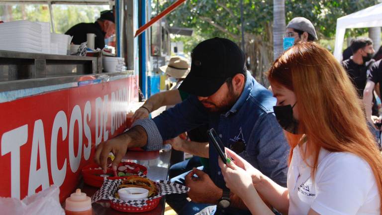 17 expositores gastronómicos se concentran en el Jardín Botánico ofreciendo a comensales sus productos