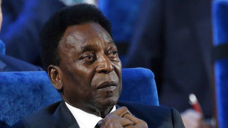 Pelé se encuentra estable, reportan médicos