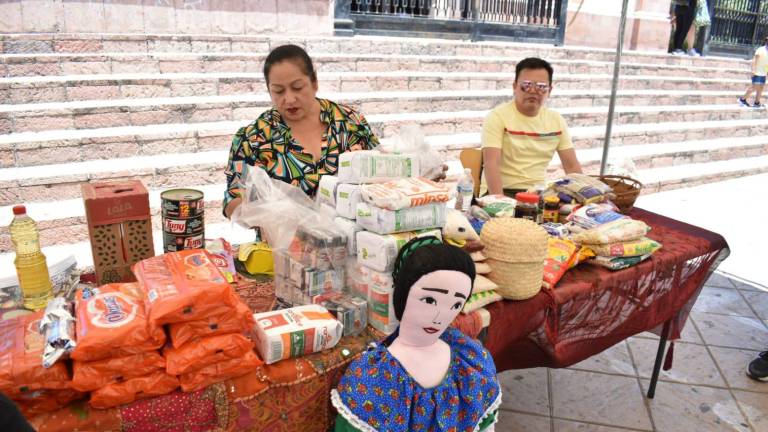 Frente a la Catedral Basílica se lleva a cabo la recolección de alimentos que terminará este domingo a las 18:00 horas.