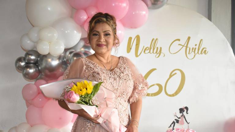 Nelly Ávila, feliz de celebrar sus 60 años.