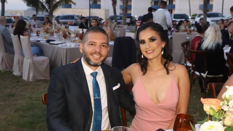 Rebeca y Juan Carlos celebran su boda civil