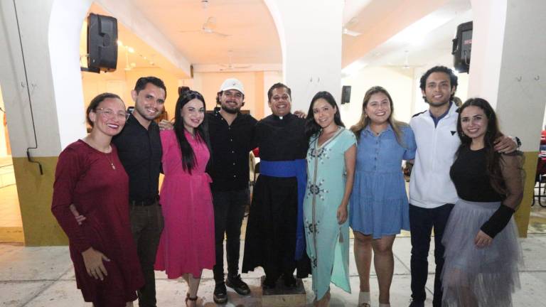 Asisten a cena y apoyan al Seminario de Mazatlán