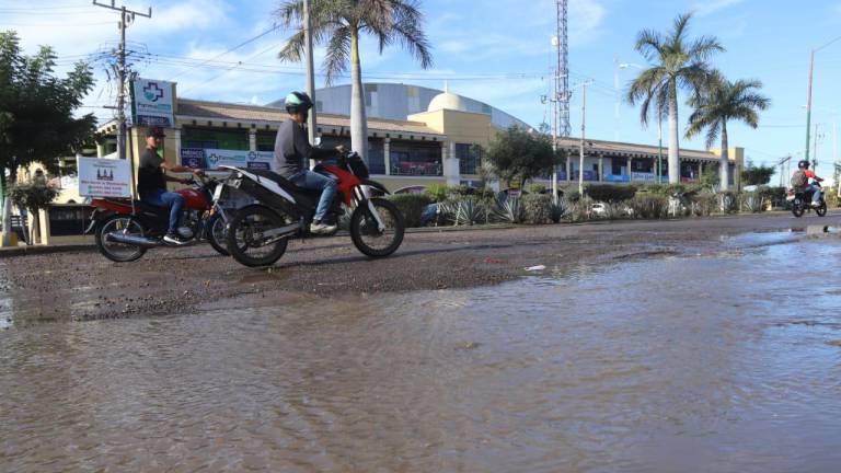 La afectación fue la línea de ocho pulgadas principal de agua potable.