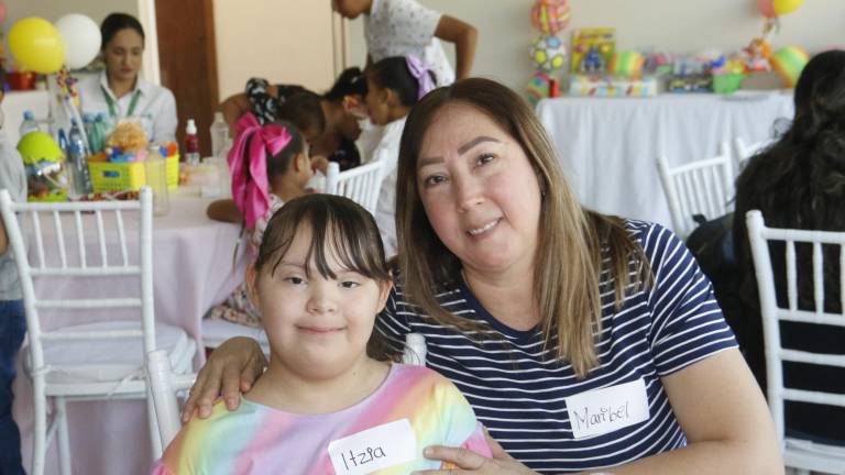 Con rifas, música y regalos Ganac celebra a los niños en su día