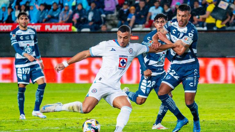 Cruz Azul remonta para vencer a Pachuca.