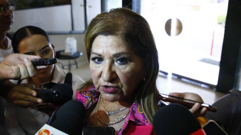 Tere Guerra Ochoa, Secretaria de las Mujeres, explica la intención de implementar el programa de “abogadas violeta” en Sinaloa.